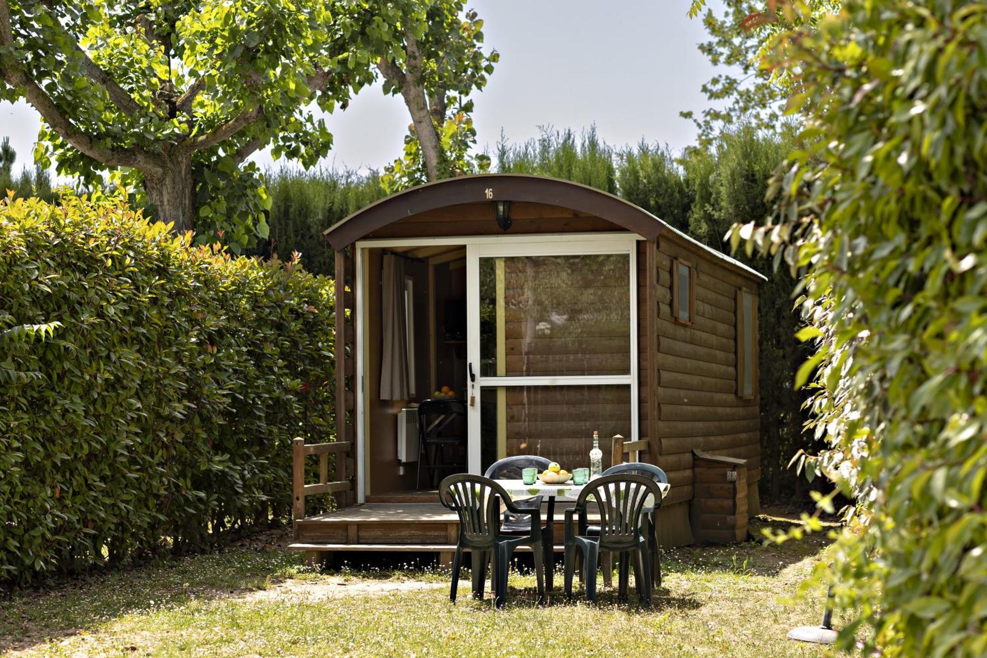 Bungalow Garden,1600222947:JPEG